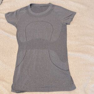 Lululemon Swiftly athletic tee